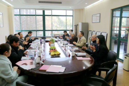上海市教育决策咨询委员会